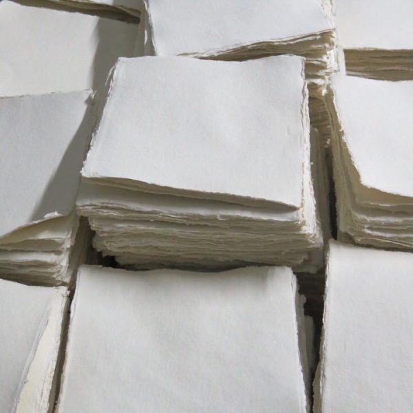 WHITE 20x20cm PAPER PACK 320gsm SP42W - Khadi Papers